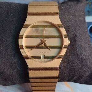 Swiss Made Harley #3775 5 Jewel Gold Quartz Wearable Watch
